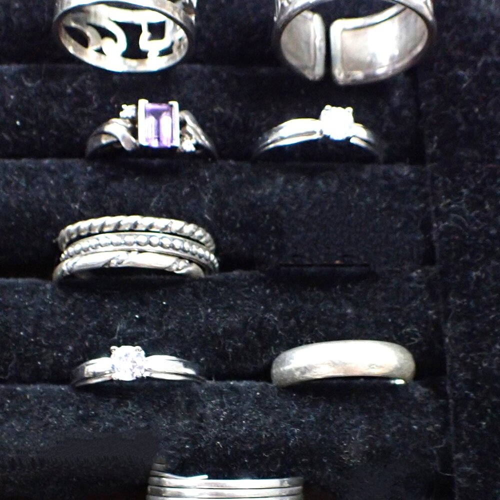 Grab bag of 8 rings of 925 Sterling Silver